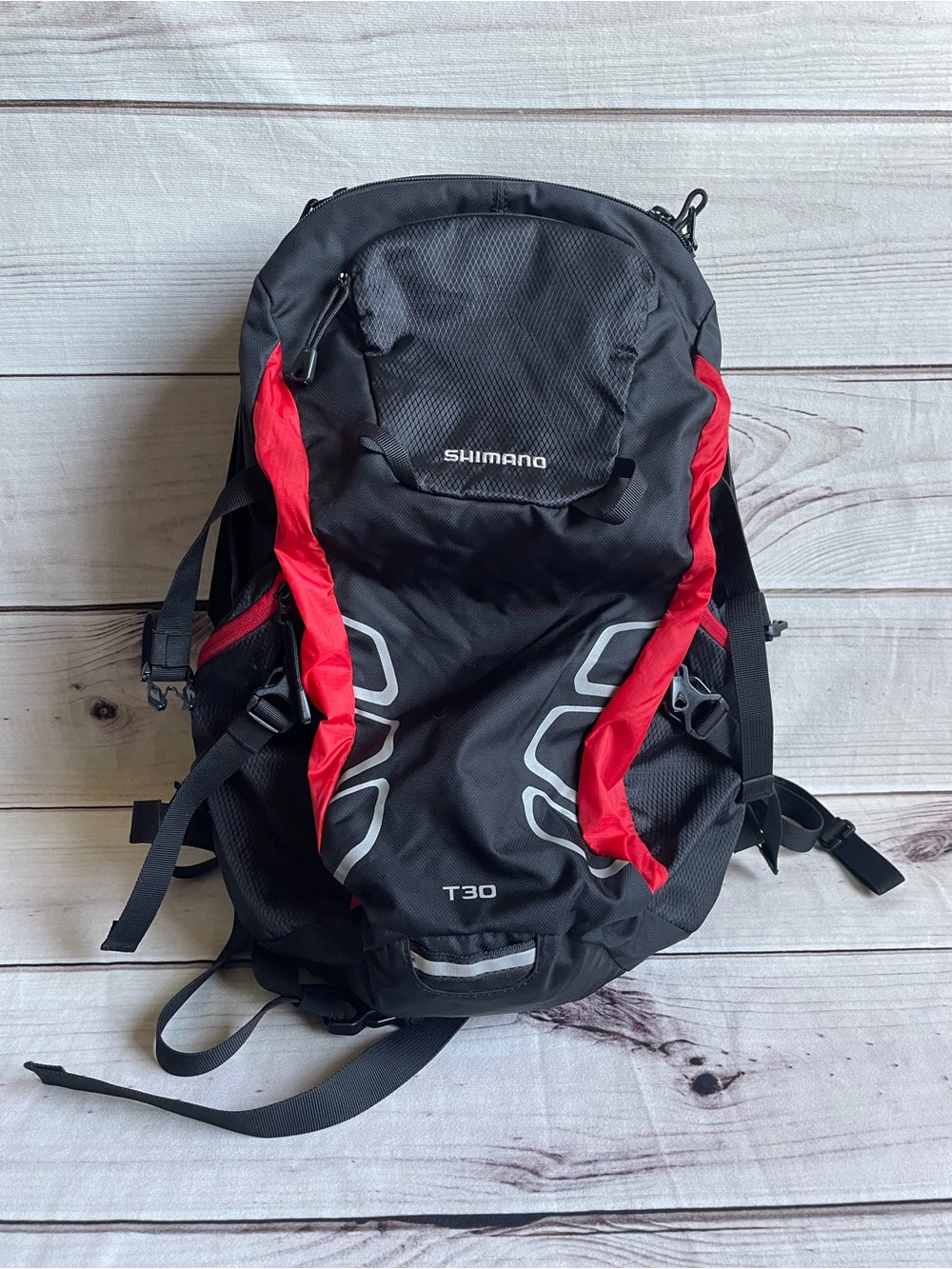 Shimano T30 Tsukinist Commuter Cycling Backpack - 30L - Discontinued - Blk /Red